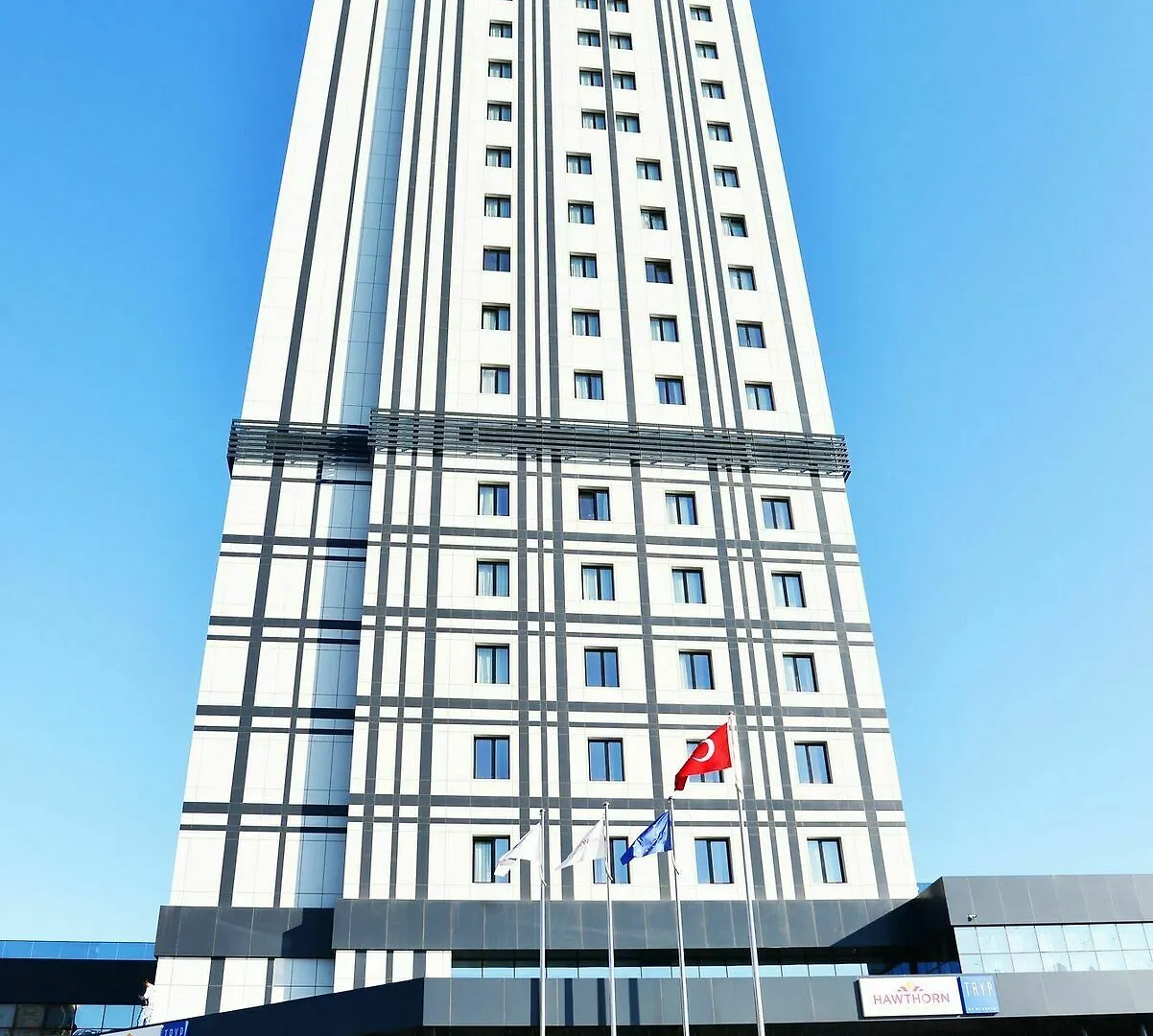 Hawthorn Suites By Wyndham Istanbul Airport 5*,